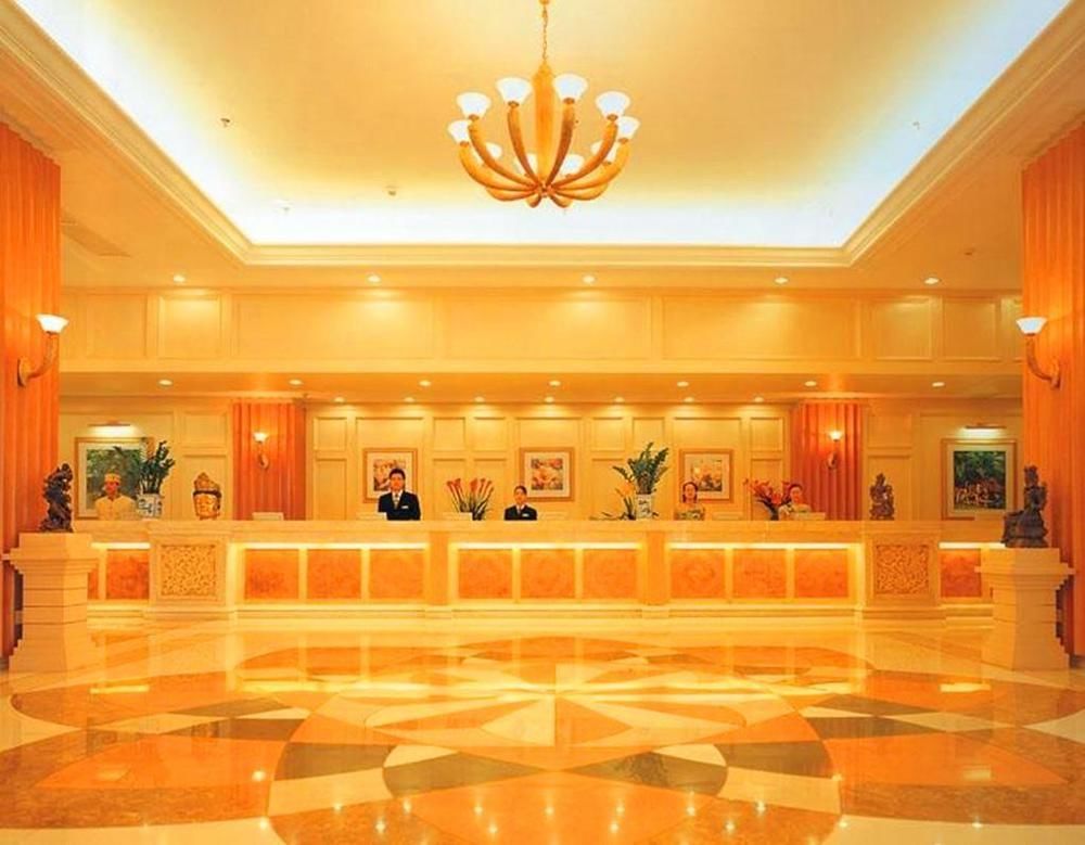 Clifford Golden Lake Hotel Фошан Екстериор снимка