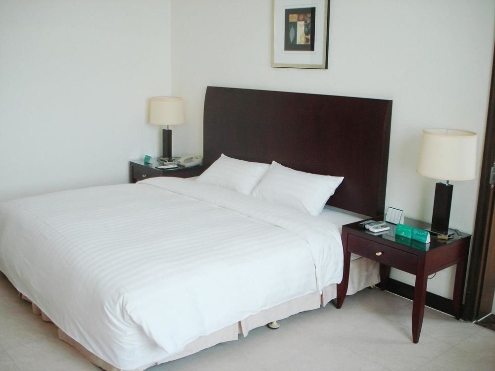 Clifford Golden Lake Hotel Фошан Екстериор снимка