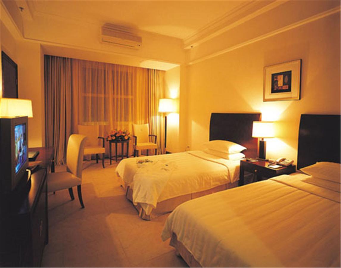Clifford Golden Lake Hotel Фошан Стая снимка