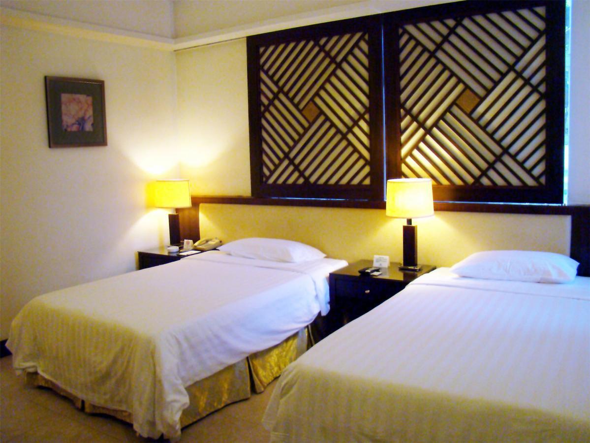 Clifford Golden Lake Hotel Фошан Екстериор снимка
