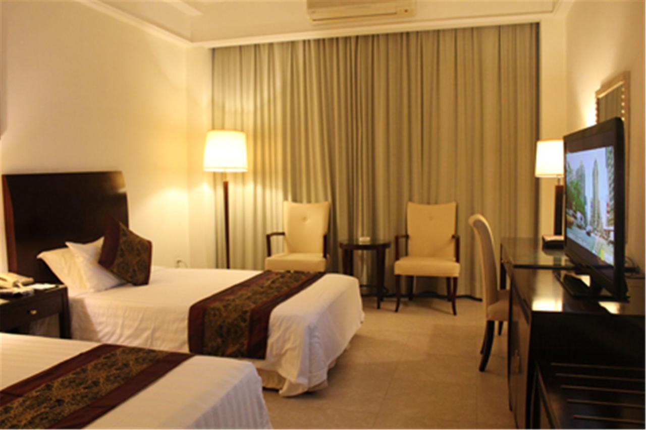Clifford Golden Lake Hotel Фошан Екстериор снимка