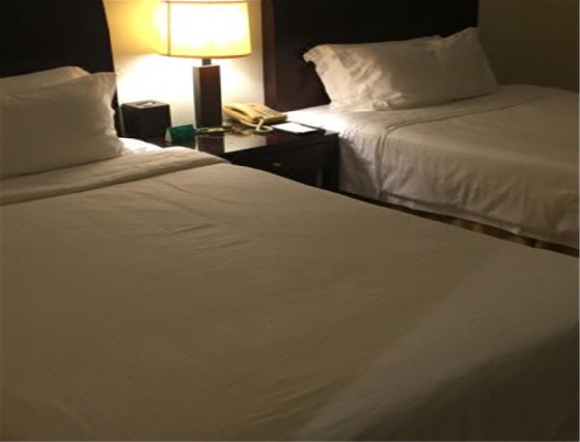 Clifford Golden Lake Hotel Фошан Екстериор снимка