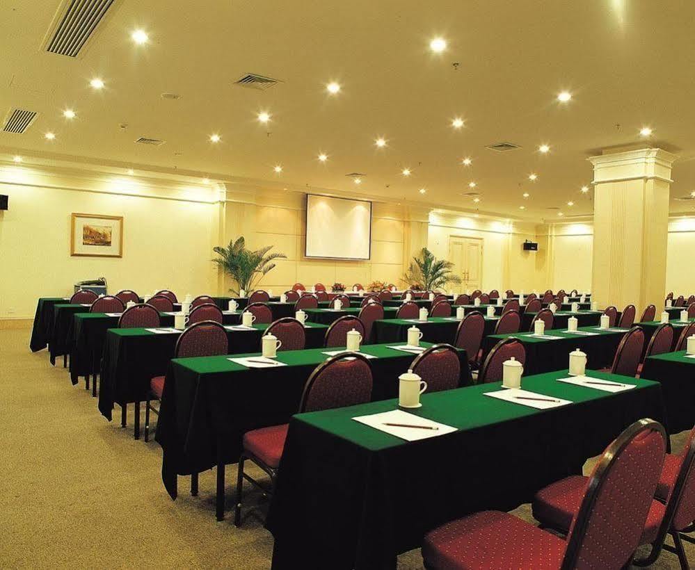 Clifford Golden Lake Hotel Фошан Екстериор снимка